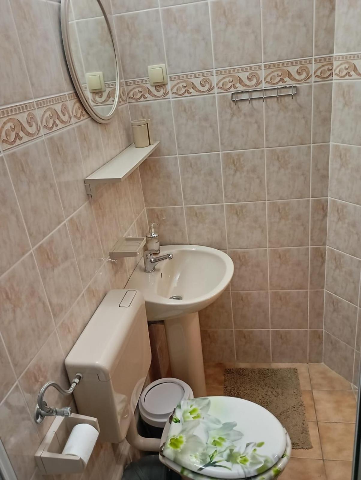 Rooms Helena Krk Town Exterior foto
