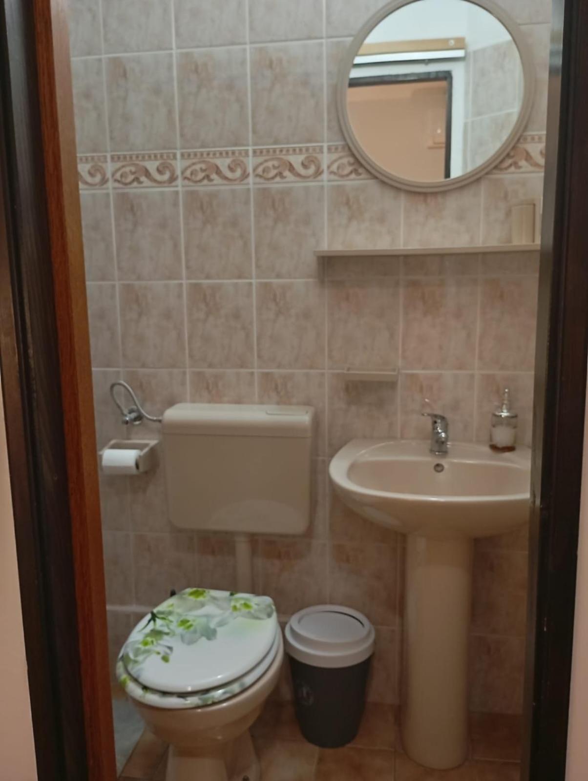 Rooms Helena Krk Town Exterior foto