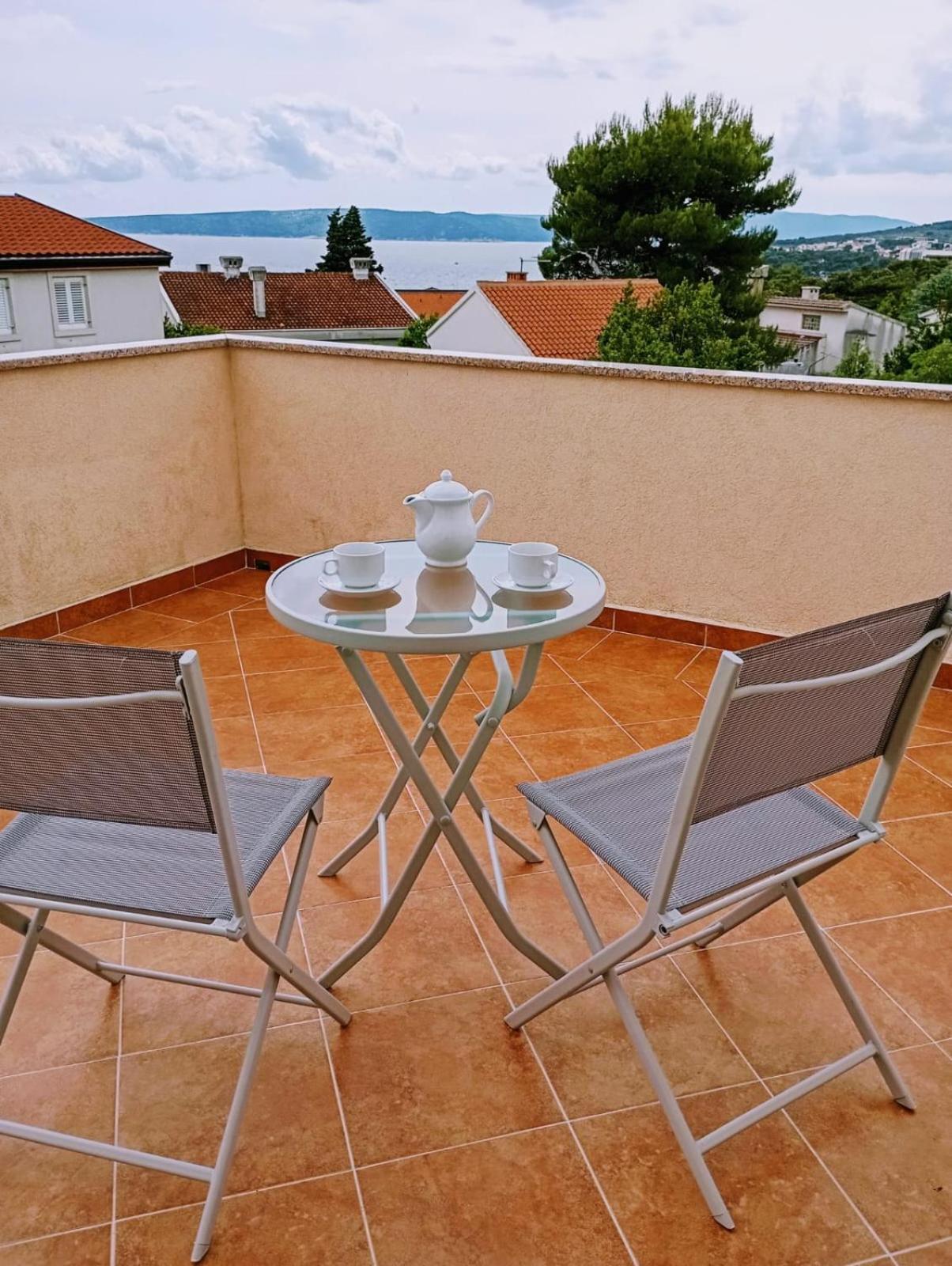 Rooms Helena Krk Town Exterior foto
