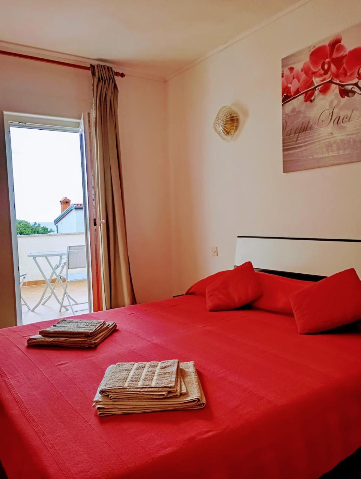 Rooms Helena Krk Town Exterior foto
