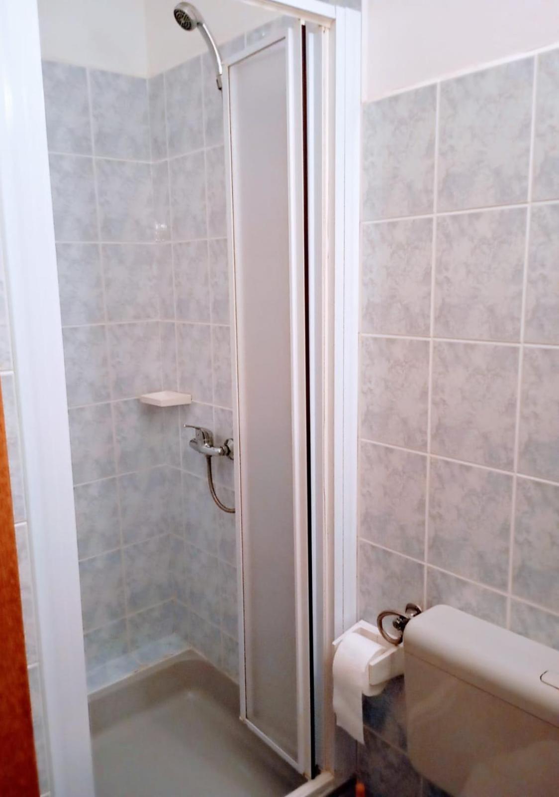 Rooms Helena Krk Town Exterior foto