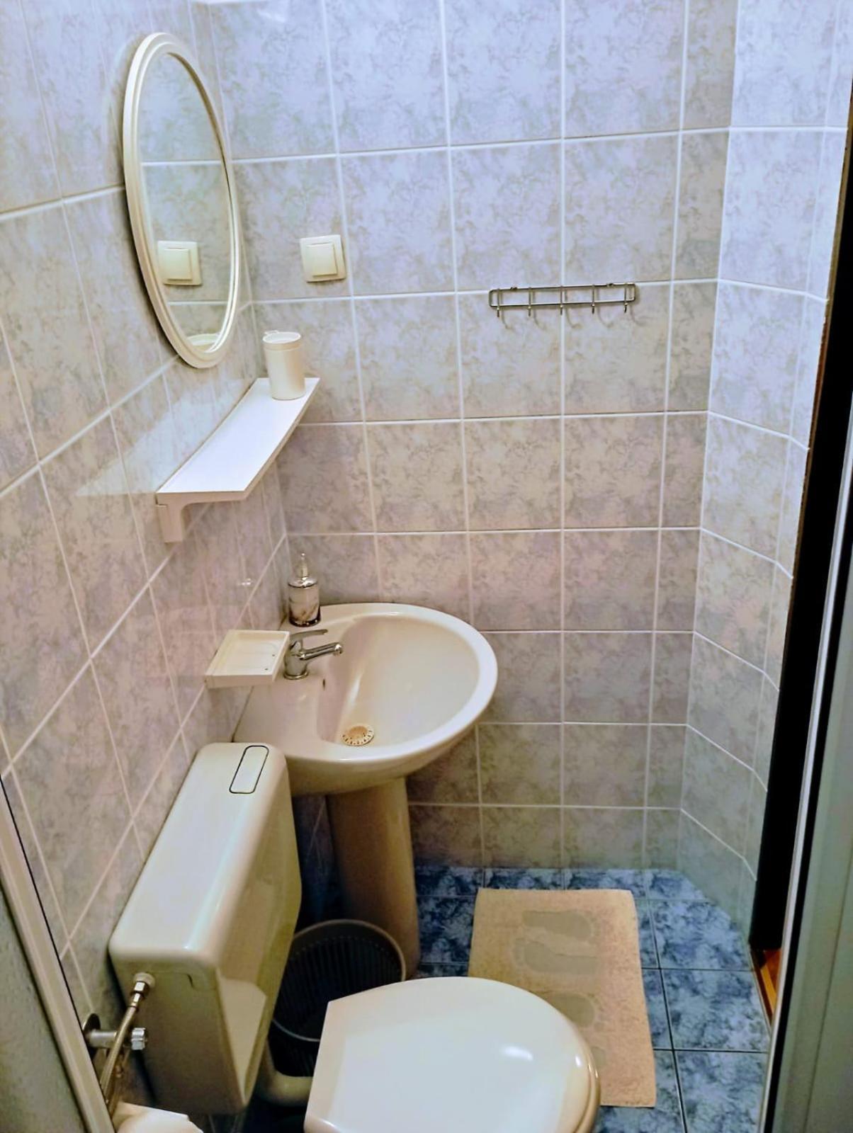 Rooms Helena Krk Town Exterior foto